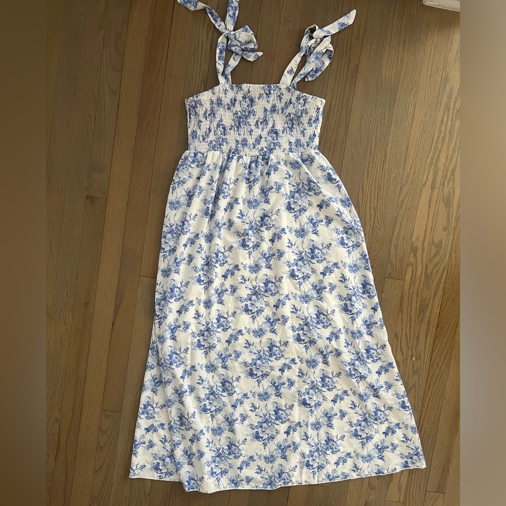 Chic Blue Floral Maxi Dress